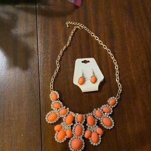 RJ12) Coral/Gold/Rhinestone Necklace & Earrings set NWOT